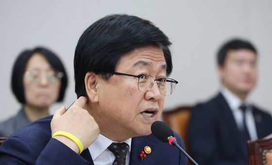 최교진 장관, 교육위원회 답변