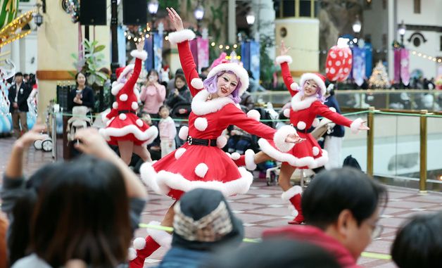 '트윙클 미라클 윈터 퍼레이드'