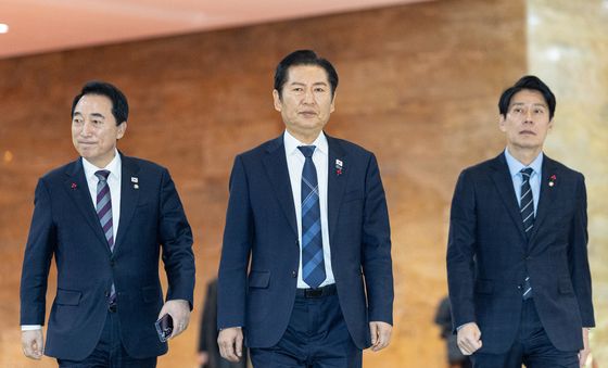 의원총회 향하는 정청래 대표