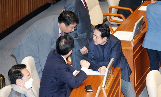 국민의힘, 본회의장 논의