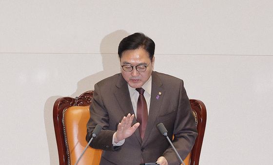 나경원 발언 제지하는 우원식 의장