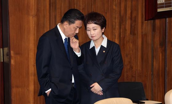 대화 나누는 김병기·이언주