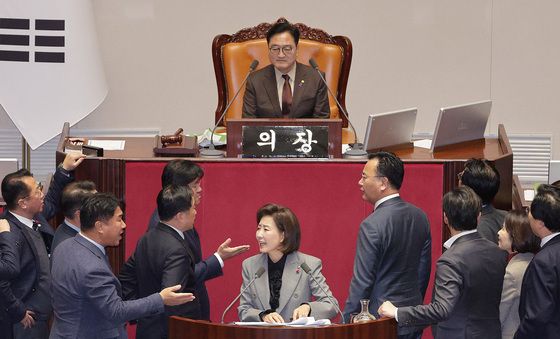 필리버스터 두고 충돌하는 여야