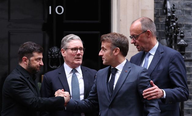 [포토] 젤렌스키와 회동하는 유럽 정상들