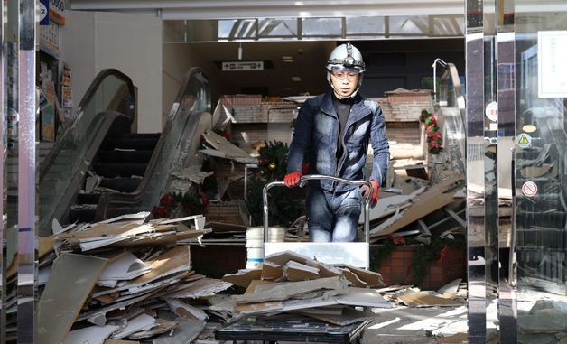 [포토] 지진 피해 입은 日아오모리