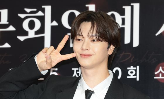 육성재, 개구쟁이 브이