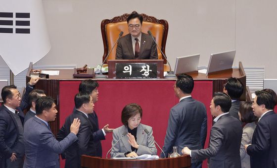 모든 법안 필리버스터 돌입한 국민의힘