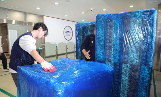 청와대로 옮겨지는 물품