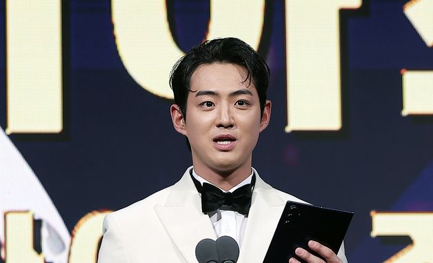 디아즈 대신 수상 소감 말하는 구자욱