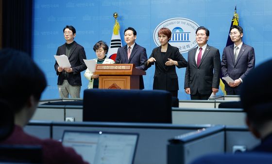 與 '명태균 특검법 반대'