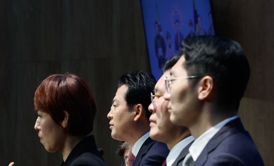 기자회견 연 與 법사위원들