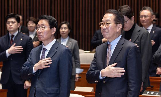 국민의례 하는 권영세 비대위원장