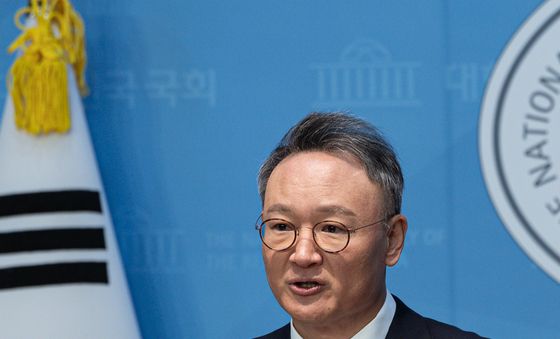 기자회견 하는 안상훈