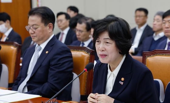 강정애 장관, 김구 선생 국적 질의에 '헌법을 보면...'