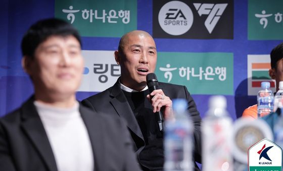 K리그2 미디어데이에서 발언하는 차두리 감독