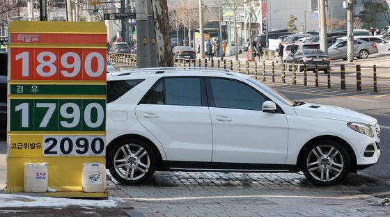 휘발유값 16주 연속 상승, 서울평균 1800원