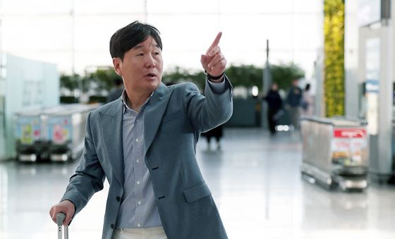 류지현 감독, 프리미어12 우승팀 대만 전력분석차 출국