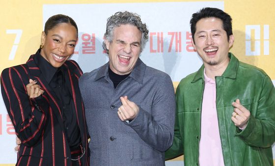 나오미 애키 마크 러팔로 스티븐 연, 하트가 좋아