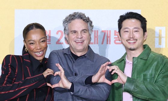 한국 찾은 '미키17' 주역들