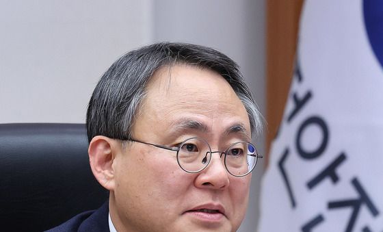 회의 주재하는 고기동 행안부 장관 직무대행