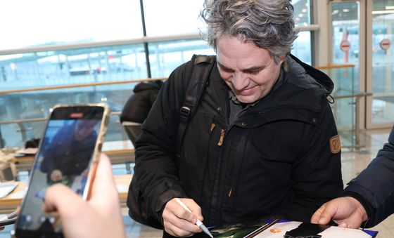 마크 러플러, 따뜻한 팬서비스