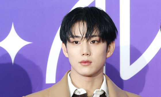 인탁, 현실 만찢남