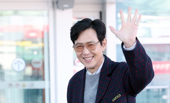 패션위크 떠나는 이정재