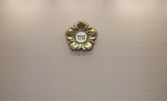 검사 3인 탄핵심판 착석한 재판관들