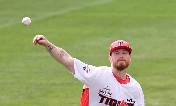 불펜피칭하는 KIA 올러