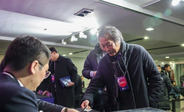 '축구계 표심은?'