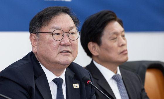 발언하는 김태년 위원장