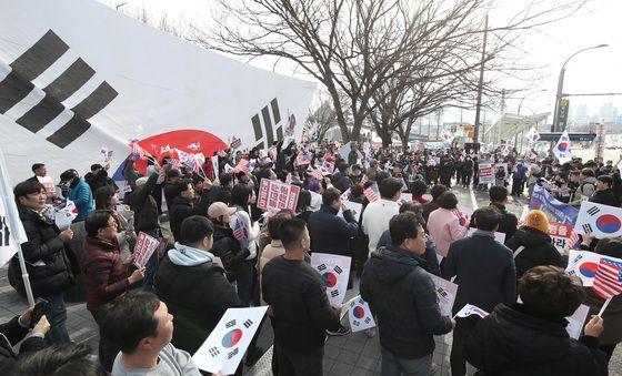 영남대 앞에서 열린 탄핵반대 집회