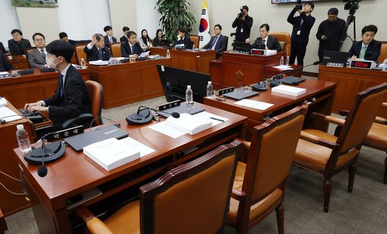 여당 퇴장한 내란 국조특위 마지막 전체회의