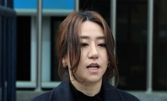 김건희 여사·명태균 씨 고소 입장 밝히는 조성은 대표