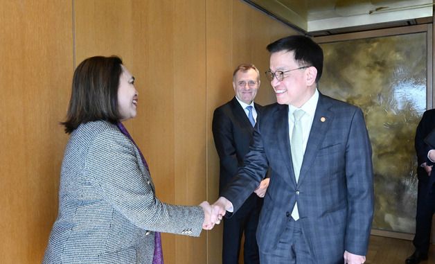 주한 인도네시아 대사대리와 인사 나누는 최상목 권한대행