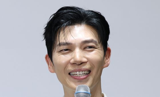 '빌런 전문' 지승현, 이번엔 트롯 가수 도전