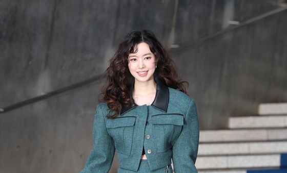 진세연, 서울패션위크를 환하게