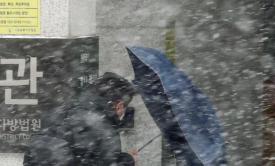 서울에 갑자기 눈보라