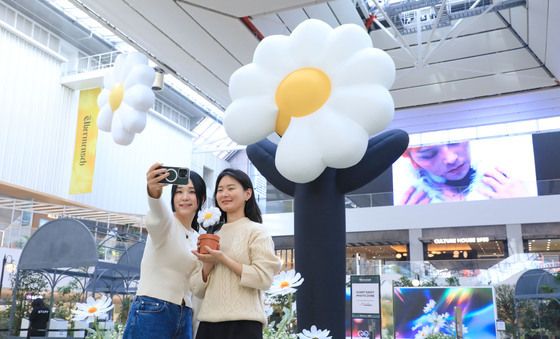 더현대 서울에 마련된 '지드래곤' 미디어 전시회