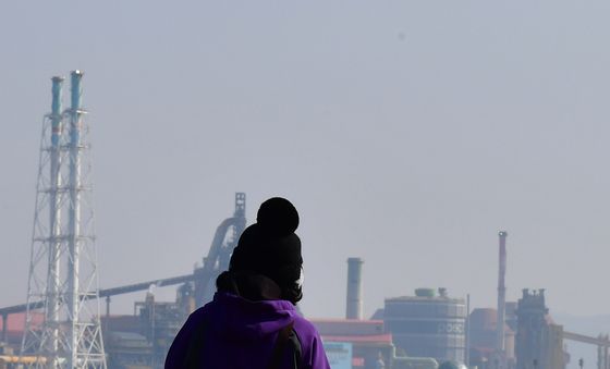 털모자를 써야하나 맨발로 걸어야 하나