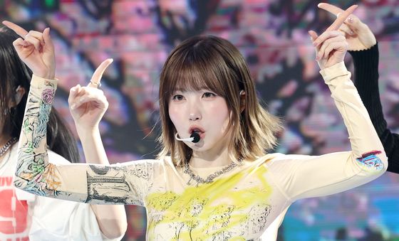 히토미, 부드러운 카리스마