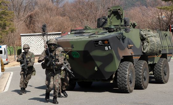 육군 강철부대 차륜형장갑차 출동