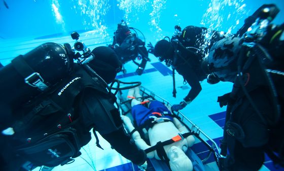 선박 사고 익수자 이송 훈련