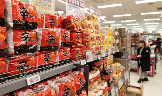 식품업계 탄핵 정국 속 '고환율, 원재료가 상승 등으로 가격 인상'