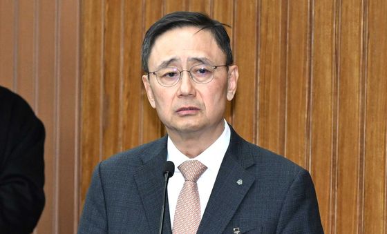 답변하는 금정호 신영증권 사장