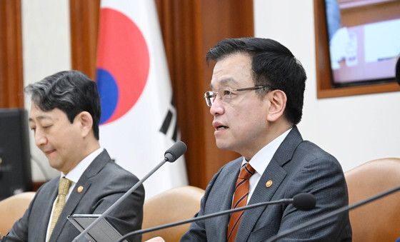 최상목 권한대행, 국정현안관계장관회의 주재