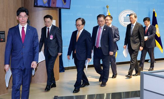 공동성명 발표 마친 경제8단체