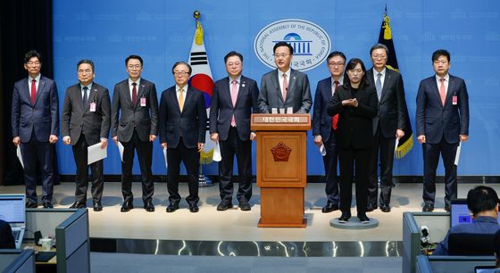 경제8단체 소개하는 유상범 의원