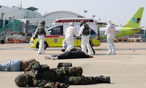 부상자를 신속히 후송하라!