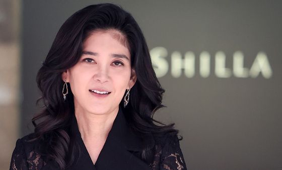 주주총회 참석 후 이동하는 이부진 사장